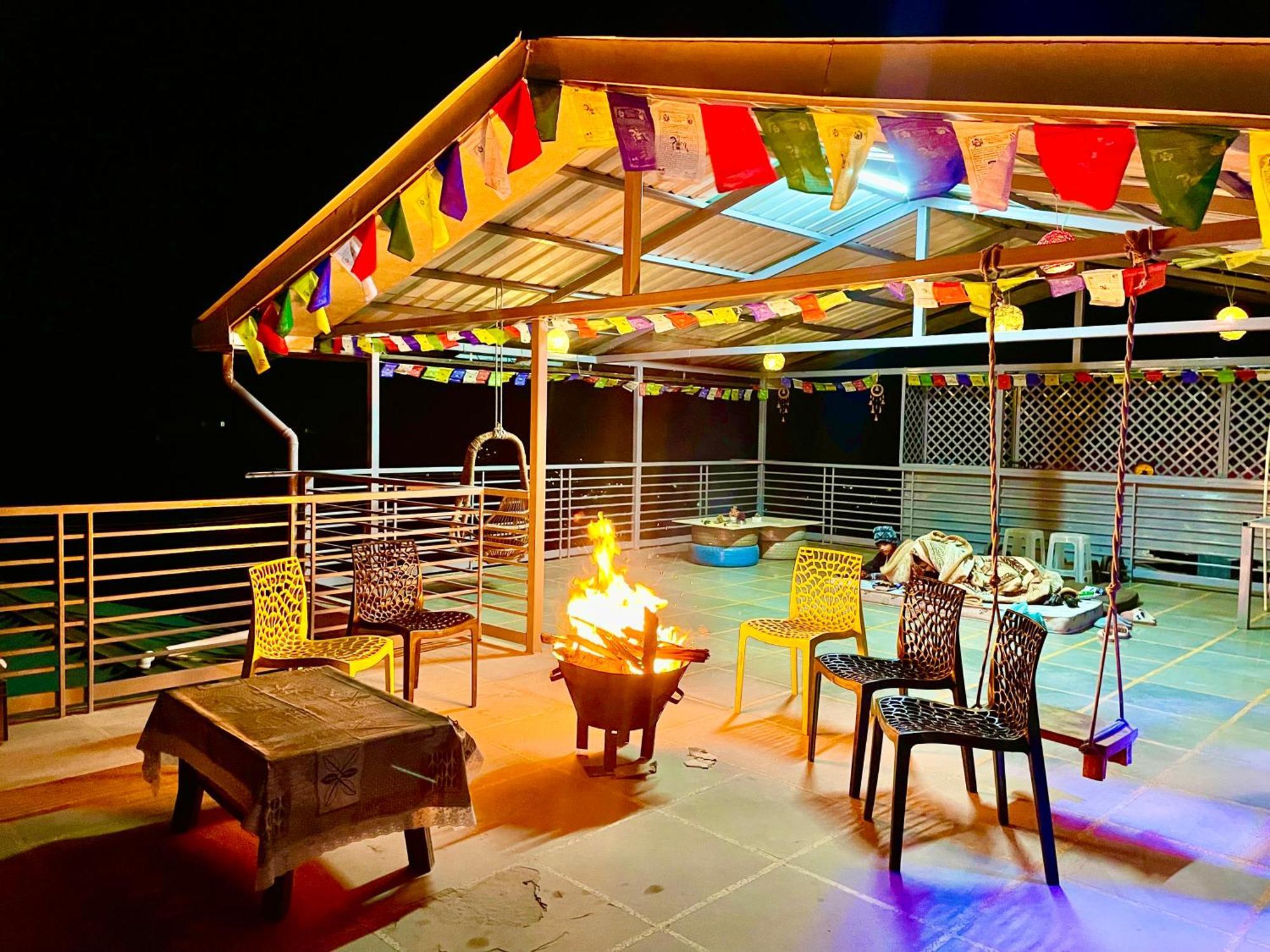 The Auriga 3Bhk Fully Entair Villa With Bonfire In Kasauli I Pvt Stay I Open Air Terrace I Kitchen Livingroom I Lawn Bonfire I Gaming Zone Екстер'єр фото