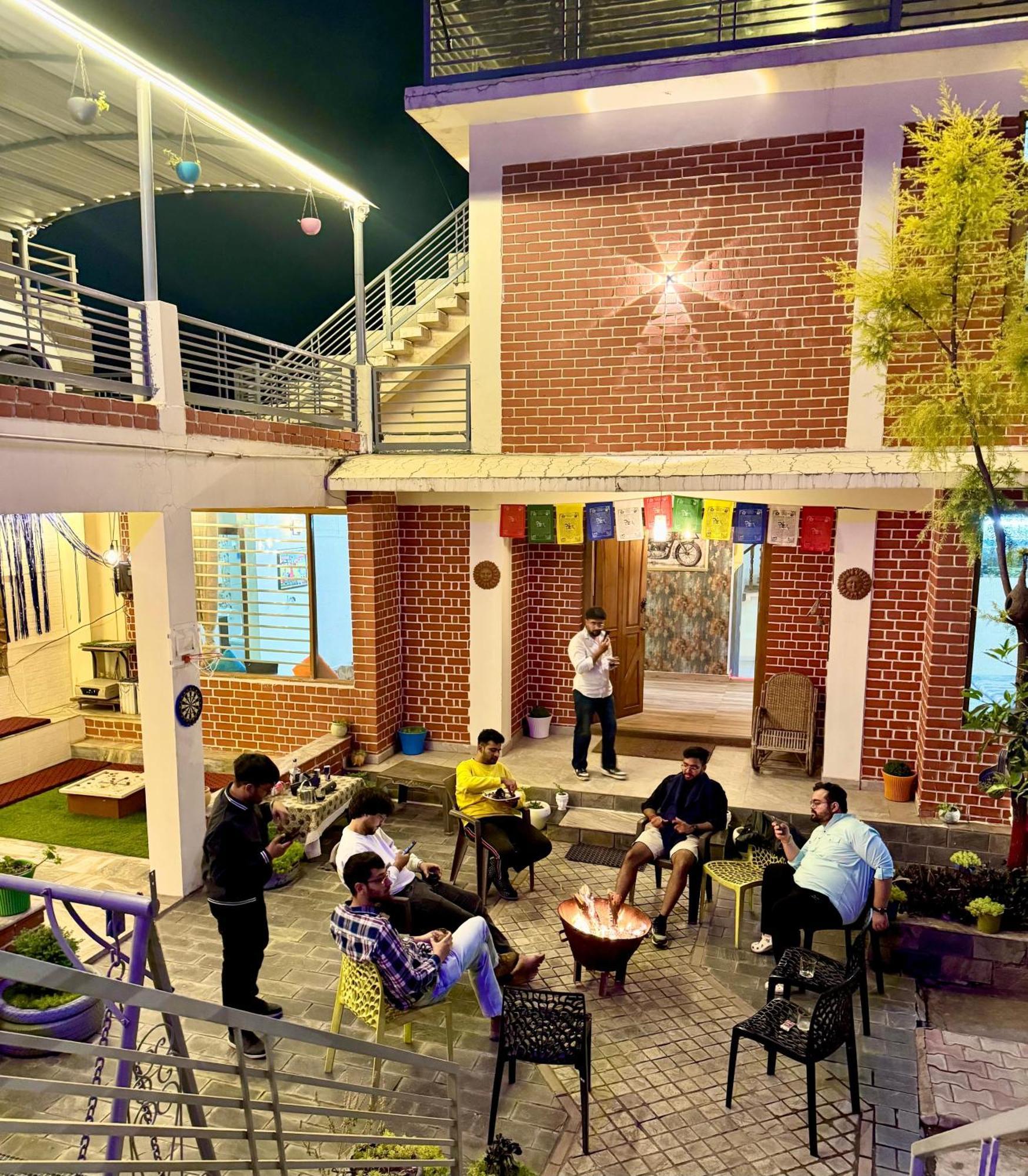 The Auriga 3Bhk Fully Entair Villa With Bonfire In Kasauli I Pvt Stay I Open Air Terrace I Kitchen Livingroom I Lawn Bonfire I Gaming Zone Екстер'єр фото