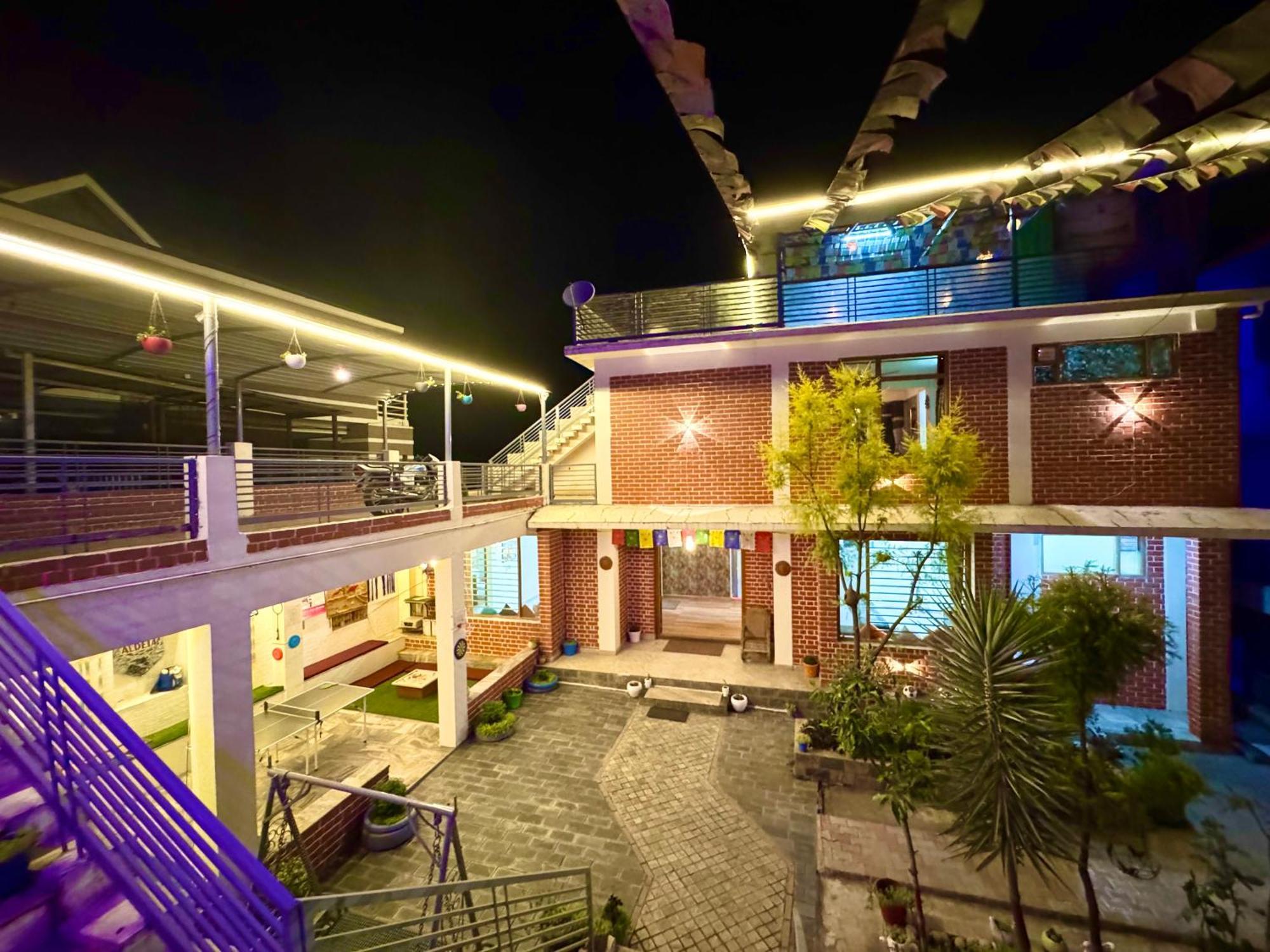The Auriga 3Bhk Fully Entair Villa With Bonfire In Kasauli I Pvt Stay I Open Air Terrace I Kitchen Livingroom I Lawn Bonfire I Gaming Zone Екстер'єр фото