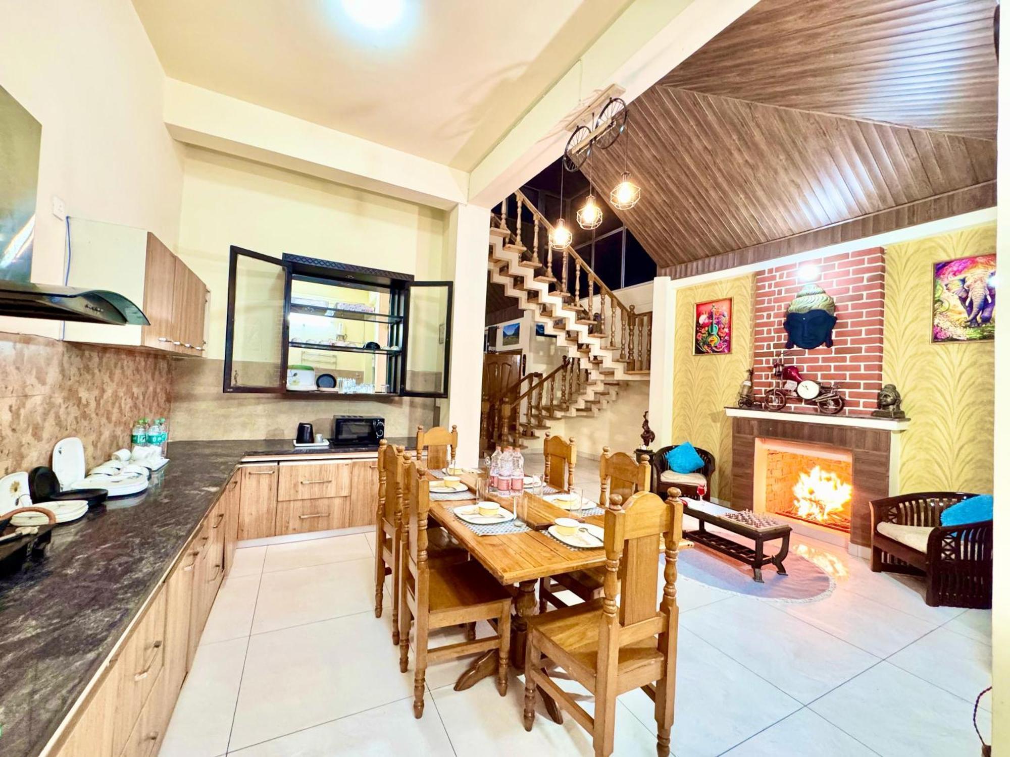 The Auriga 3Bhk Fully Entair Villa With Bonfire In Kasauli I Pvt Stay I Open Air Terrace I Kitchen Livingroom I Lawn Bonfire I Gaming Zone Екстер'єр фото